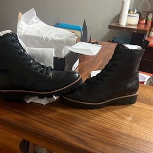 Women black Vionic boots size 7 1/2